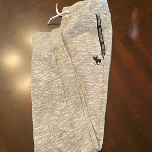 Abercrombie kids sweatpants size 9/10